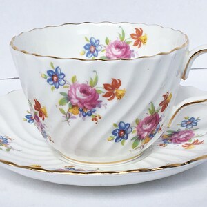 Aynsley Swirl Tea Cup Made In England Floral Pattern with Gold Trim