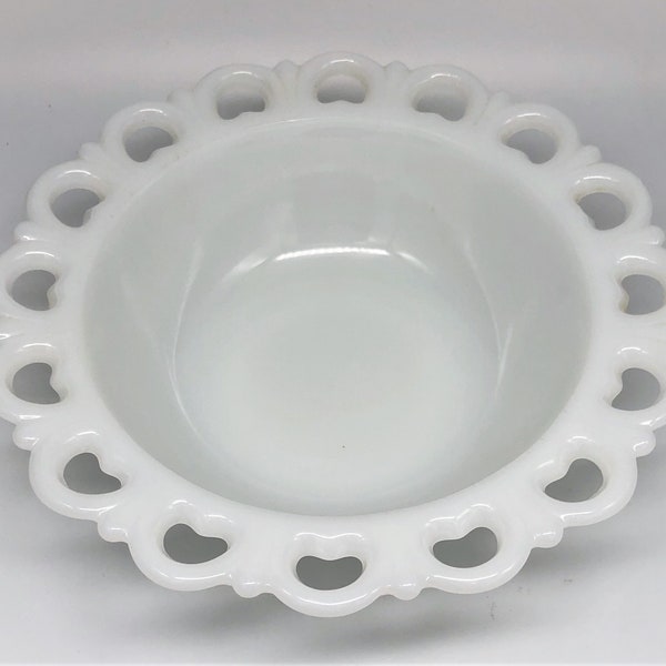 Anchor Hocking Old Colony White Milk Glass Lace Edge 9.5 inch Serving Bowl