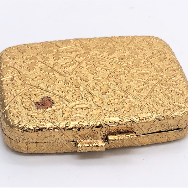 Revlon Misty Rose Gold Compacto con motivo de hoja de roble y bellota, dorado con espejo 0678 Love-Pat