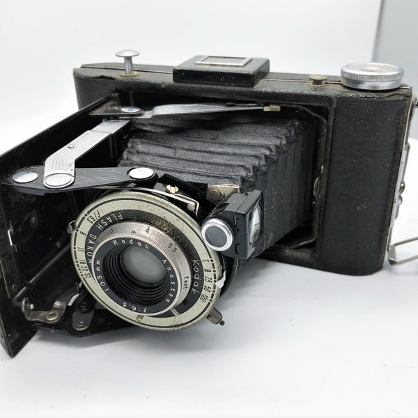 Kodak Vigilant Six-20 Classic Mid Century Camera