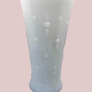 Anchor Hocking Teardrop White Milk Glass Tapered Vase Scalloped Edge