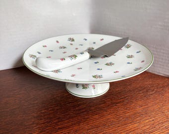 Soporte para tartas Petite Fleur de Andrea by Sadak y juego de pala para tartas serrada a juego.
