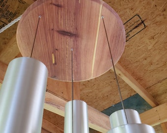 Campana de viento grande de cedro, tono profundo, afinada y fabricada en Estados Unidos