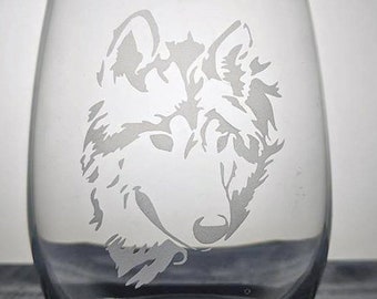 Wolf Glass - Wolf Pack - Engraved - Outdoors - Wilderness - Animal Lover - Customized - Personalized - Wine - Pint - Pilsner