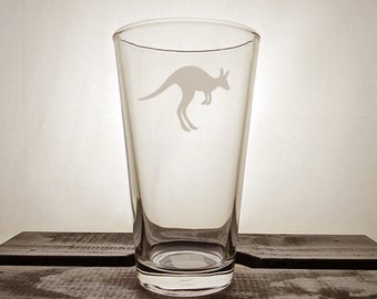 Kangaroo Glass - Australian Animal - Pint Glass - Personalized Wine Glass - Pilsner - Your Name - Customized