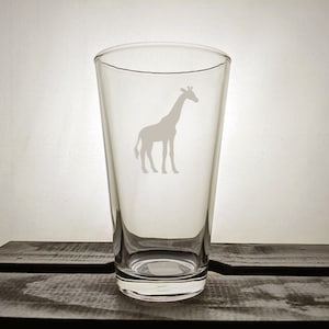 Giraffe Glass - Pint - Pilsner - Engraved - Personalized - Customized - Africa - Safari - Animals - Gift Ideas - Gifts for Him