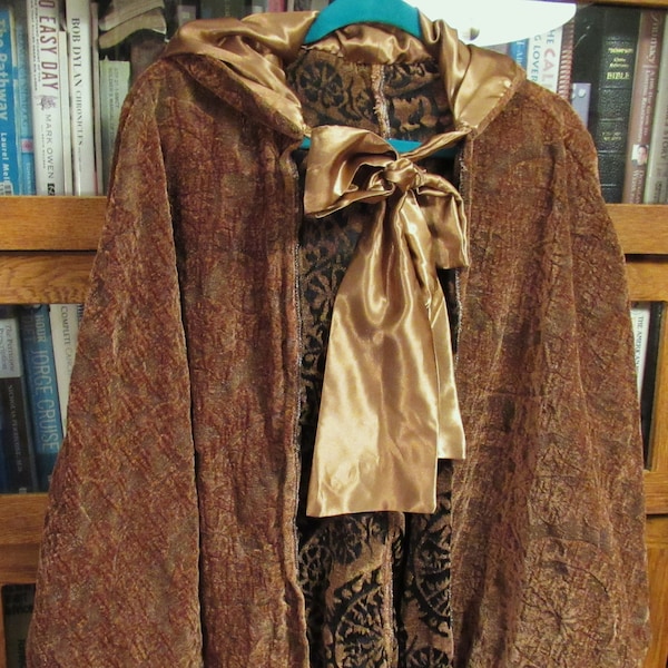 Handmade by MMK Hooded Tapestry Cape Brown Textured LARP Renaissance Ren-Faire Elizabethan One-Size
