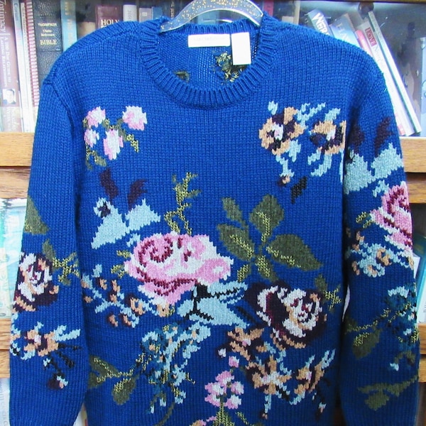 Vintage 1990's Liz Claiborne Pullover Sweater Women's S Made in Hong Kong Blue Floral Roses Pattern Wool/Rayon/Acrylic Blend Retro Granny