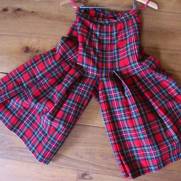 Vintage 1970's/1980's Harrods x Gor-Ray Layered Pleated Culottes Kulats Kilt Women's 24" Red Royal Stewart Pattern Tartan Made in England