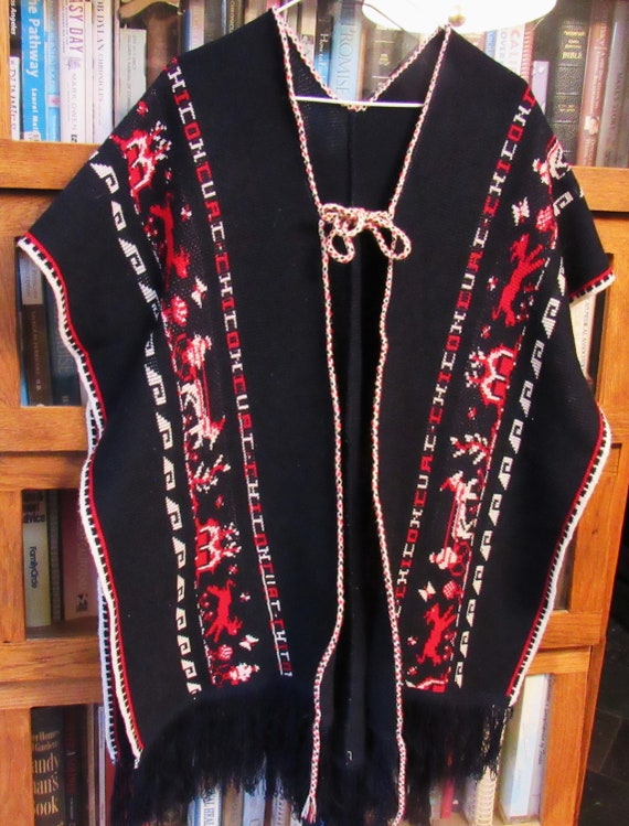 Vintage 1970's Mexican Sweater Knit Poncho Chicon… - image 1