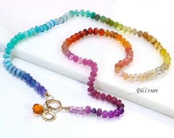 Collar de cuentas de piedras preciosas: collar largo de seda anudada con colores del arcoíris en oro de 14 quilates.
