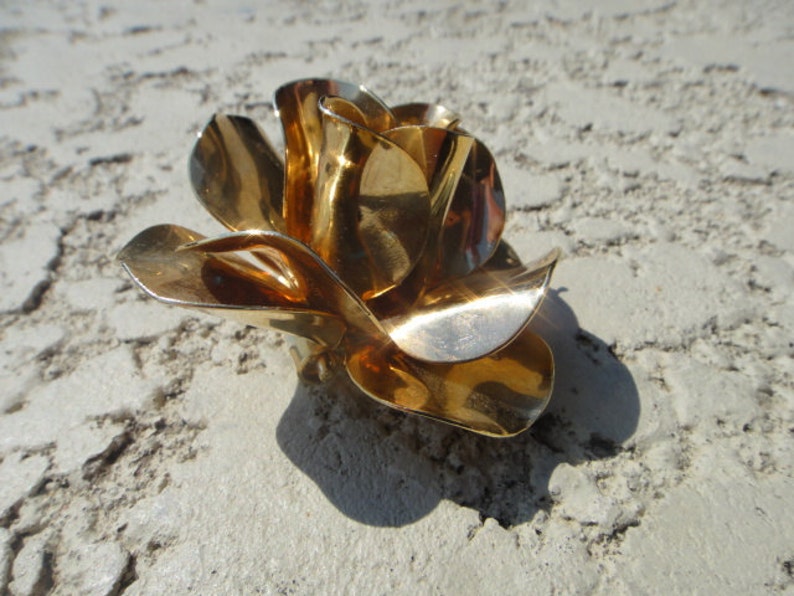 sweater clip vintage Scarf clip Vintage Jeri-Lou Large 3D Gold Rose Flower Scarf Clip Mid Century Jeri-Lou Gold Tone Scarf Clip