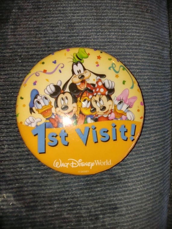 Collectible Disney Mickey Minnie Ist Visit Button Pin Donald Daisy Pluto NEW