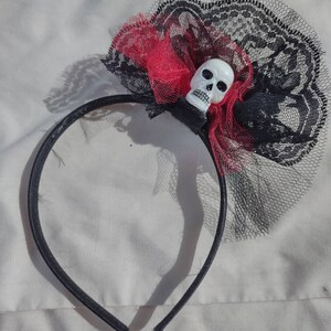 Skull headband,Wedding Skeleton headband , gothic headband, spooky Halloween accessories, NWT