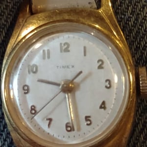 Vintage Timex ladies women&#39;s watch