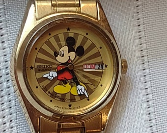 VTG Mickey Mouse Watch Ladies Gold Tone Round Exclusively  display picture 2