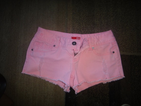 Neon pink Bongo jean shorts sz 7 vintage Bongo pin