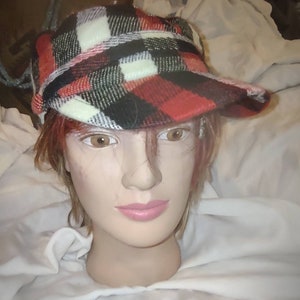 Women&#39;s newsboy style hat  cap