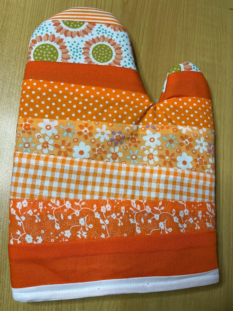 LaughCraft Oven Mitt