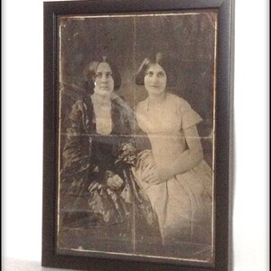 Aged Reproduction print of the Fox sisters - A4 size.