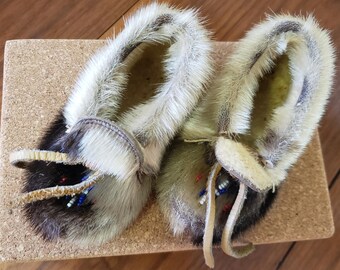 Vintage Inuit beaded fur children's moccasins c. 1970s