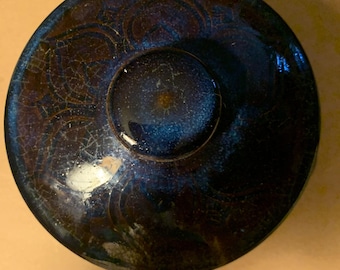 Oven pot with lid by Ohio potter Mark Nafziger