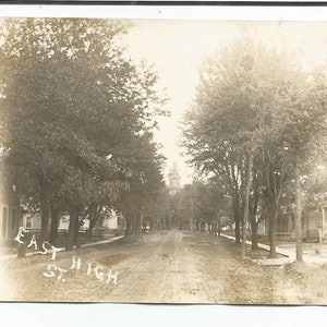 RPPC East High ST Attica, IN 1907 postmark unpaved street
