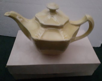 Vintage Pale Yellow 1950 Teapot