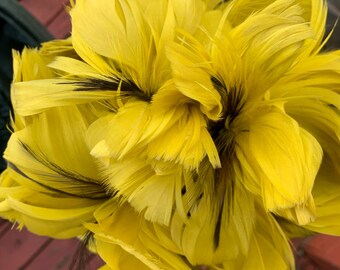 Vintage Ostrich Feather Fascinator in wonderful condition      Yellow on brown felt