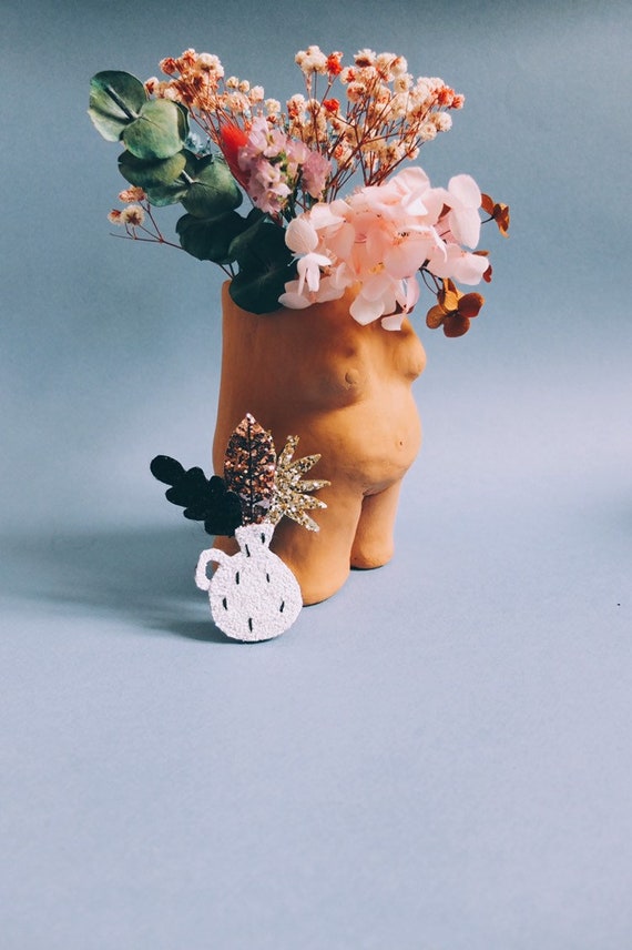 Solly the vase - handmade brooch