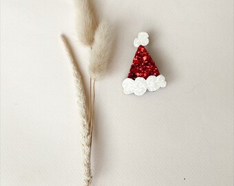 Small sequined Christmas hat brooch handmade with love by Tendre cactus in La Rochelle