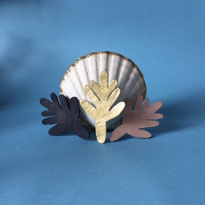 Gloria the coral - handmade brooch