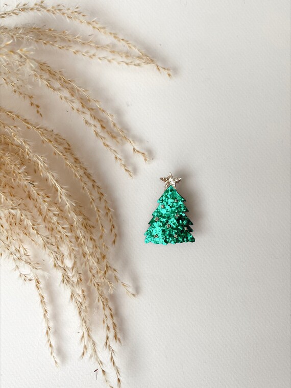 Small sequined Christmas tree brooch handmade with love by Tendre Cactus in La Rochelle