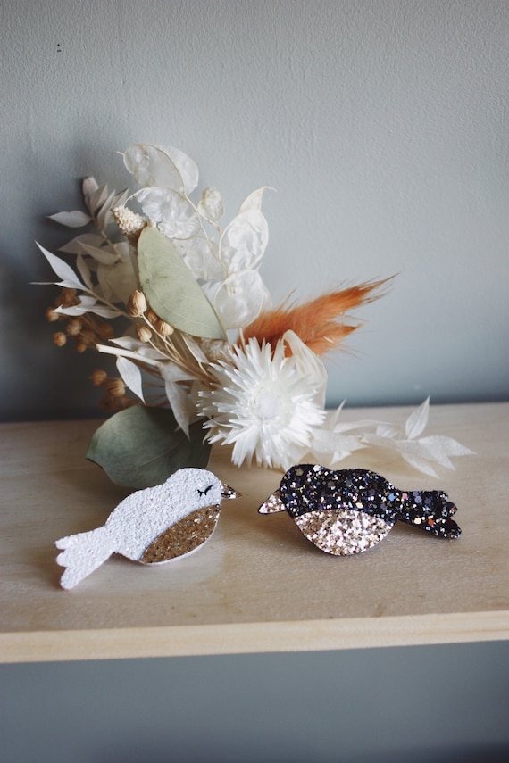 Piou pretty little bird brooch with sequins handmade with love by Tendre Cactus