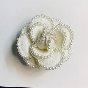 Fabric Camellia Flower Brooch Pin Scarf Clip white with pearl Handmade