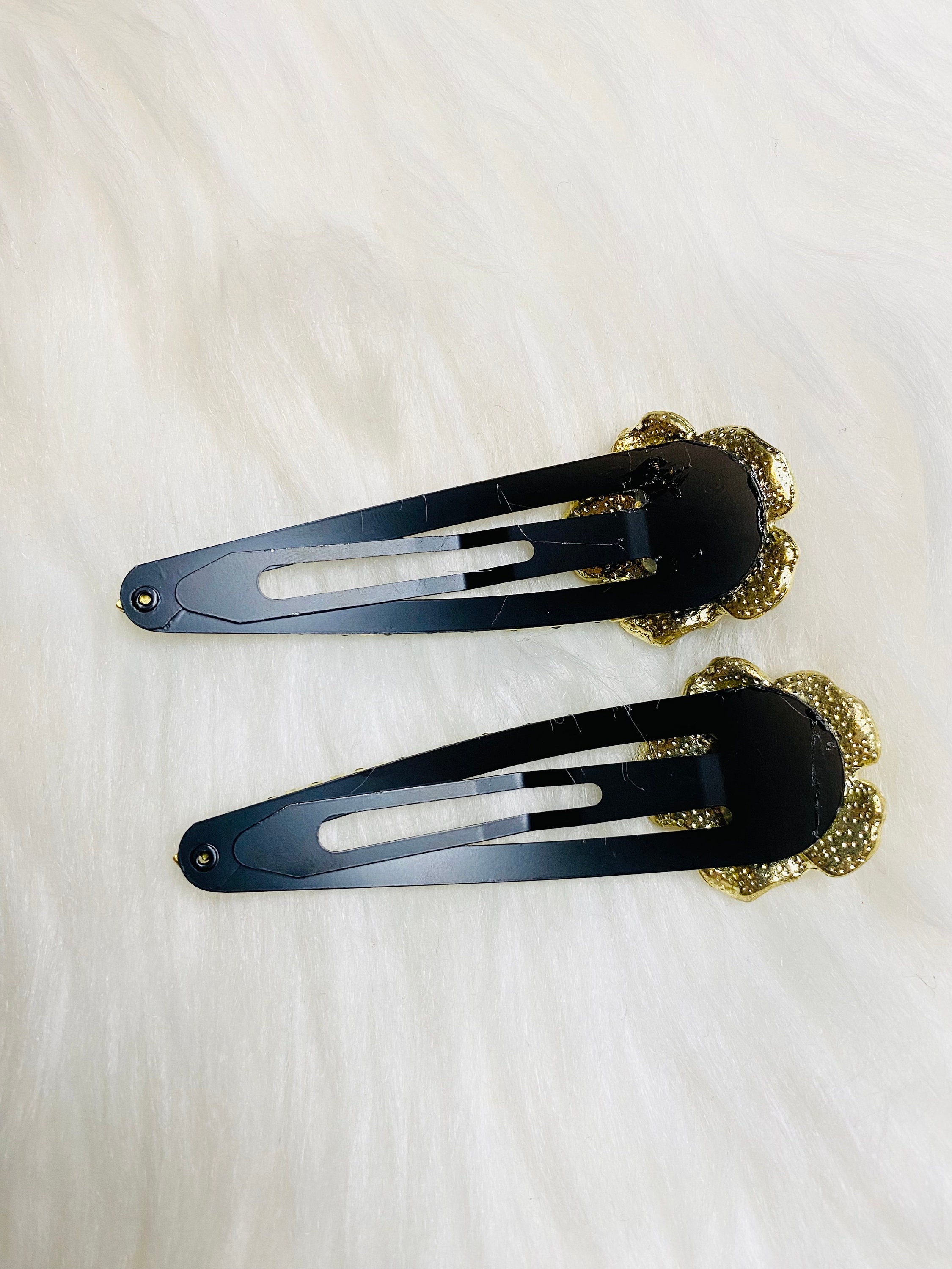 Black and Cream Camelia Hair Clip CHANEL CAMELIA HAIR CLIP BLACK X WHITE - IDWX main image 3