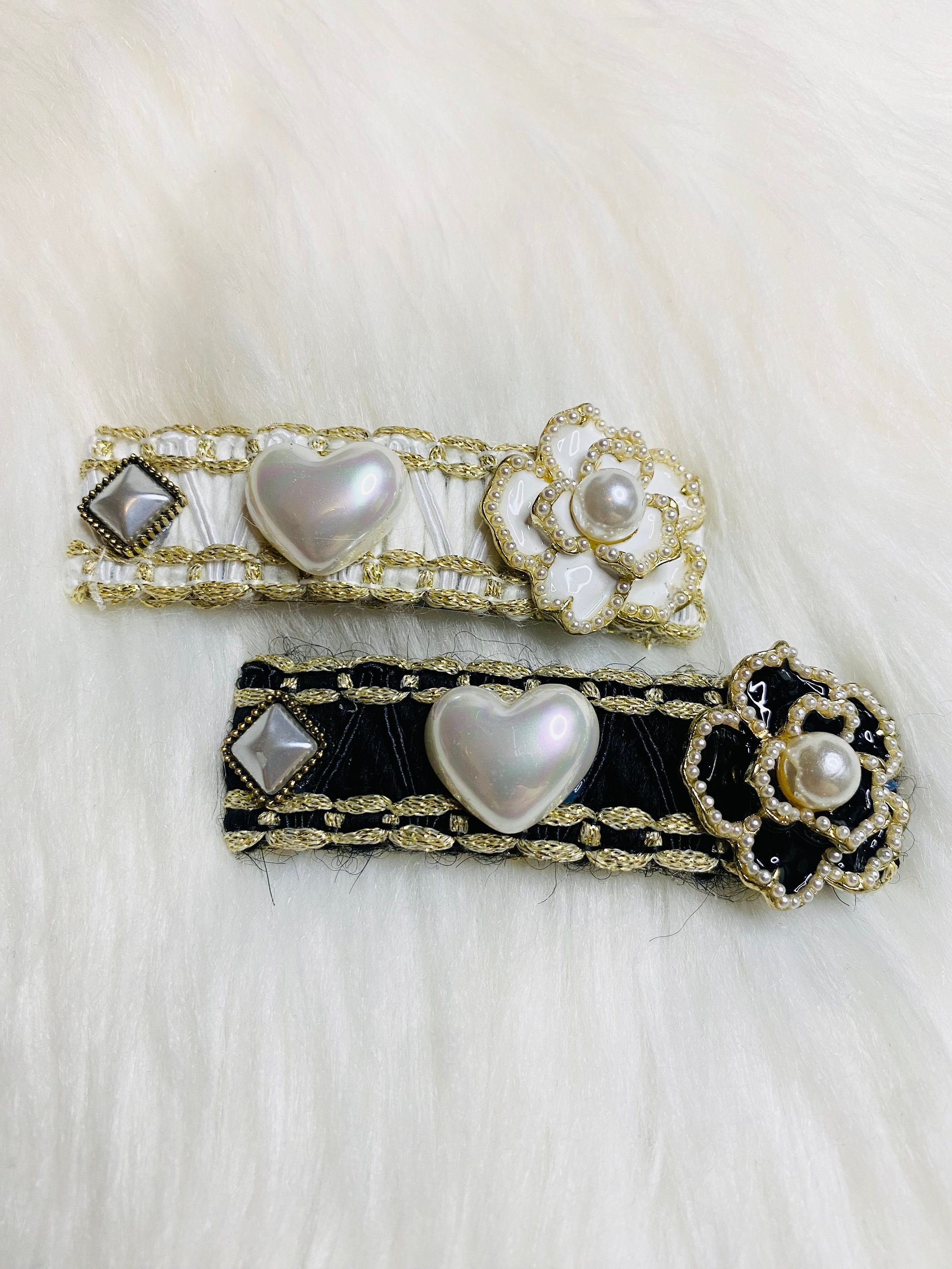 Chanel Spelled Pearls and Crystals Barrette Chain belt - Metal, glass pearls & strass, gold, multicolor  main image 2