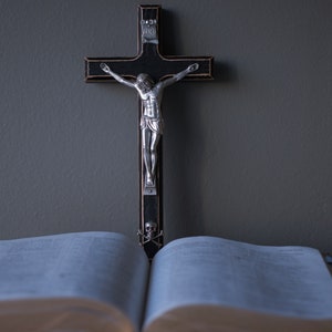 Memento Mori Crucifix - Wall Crucifix - Lenten Crucifix - Wooden Crucifix - Confirmation Gift - Lenten Gift - Halloween Gift