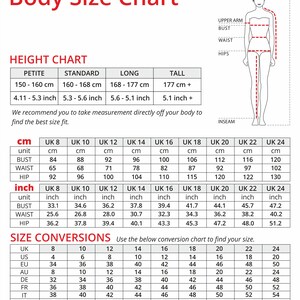 Op de afbeelding: Een maattabel voor kleding met maten in inches en centimeters. De tabel bevat maten voor petite, standaard, lange en lange lichaamsvormen. Het bevat ook een conversietabel voor verschillende maatvoeringssystemen, zoals UK, US, EU, AU, DE, FR, IT, JP en INTL.