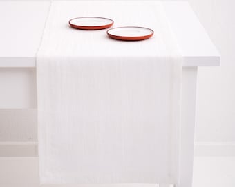 Classic White Linen Table Runner: Bringing Pure Elegance to Your Table