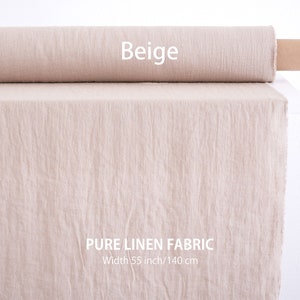 K&ouml;nnte beinhalten: Beigefarbener Leinenstoff-Rollen, 140 cm breit, mit dem Text "PURE LINEN FABRIC" und "Width 55 inch/140 cm" auf dem Stoff.