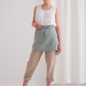 Mini Leinenschürze, natürliche Leinen Café Schürze, halbe Leinenschürze mit Taschen, Damen Kochschürze