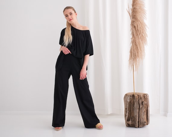 Elegant casual wear, Minimalist chic Women Top, Black Loose fit Women Top