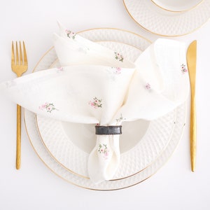 Linen napkins. Washed linen napkins. Soft linen napkins for your kitchen and table linens.