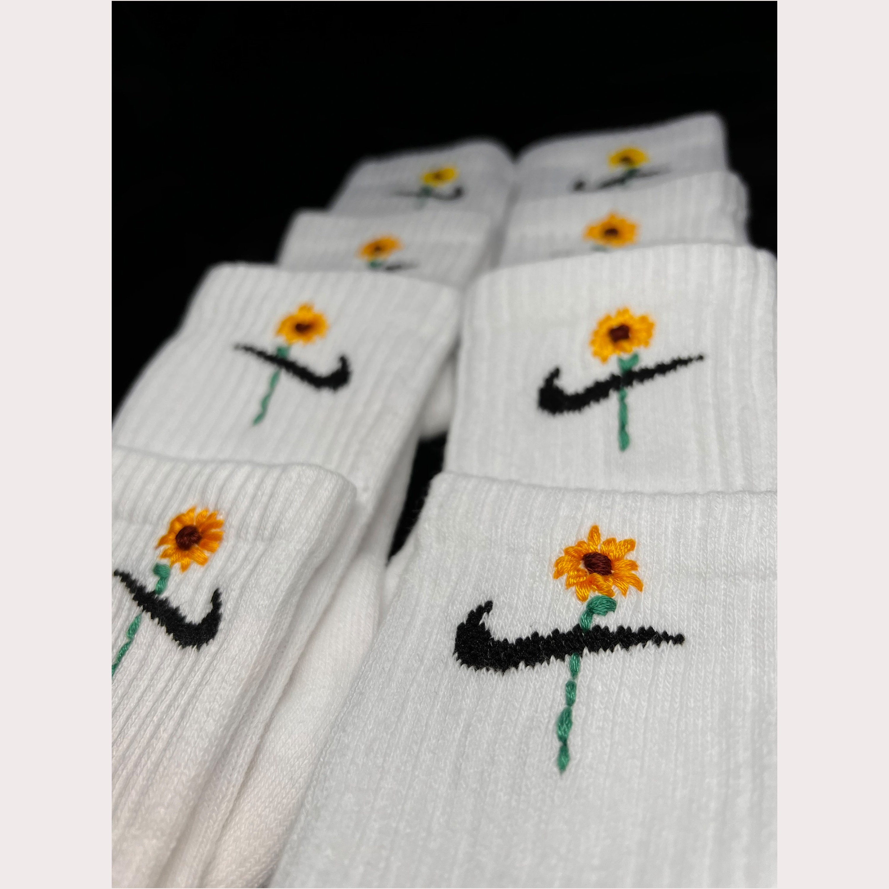 Nike sunflower deals slides