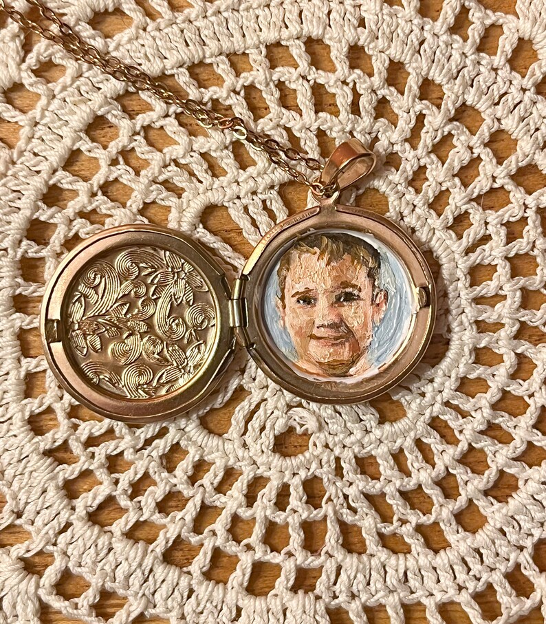 Medallón pintado a mano personalizado, regalo personalizado, pintura en miniatura, retrato de medallón, retrato acrílico, regalo único, día de la madre imagen 6