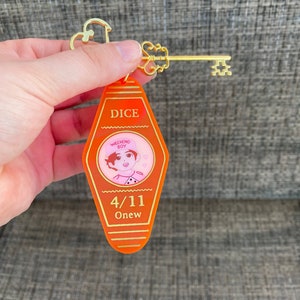 SHINee Onew Dice Transparent Pink Hotel Key Acrylic Keychain