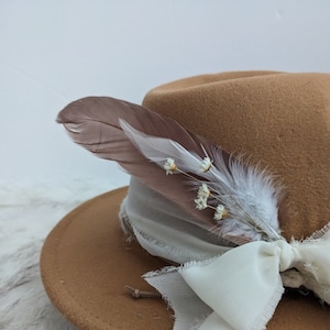 Aangepaste hoedenband veren.  Accessoire voor hoedenband. Aangepaste veer voor je hoed.  Update je favoriete westernhoed. Hoedaccessoire/hoedsieraden