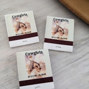 Fiammiferi per fascia per cappello da cowgirl. Accessorio per fascia per cappello. Fiammiferi per cappello da cowgirl. Aggiorna il tuo cappello western preferito. Accessorio per cappello/Scelta cappello Cowgirls kick Butt