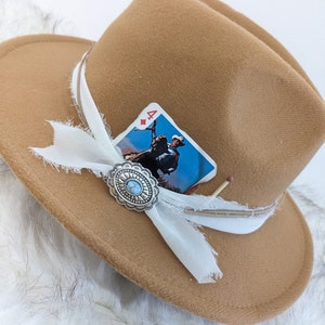 Marlboro Cowboy Spielkarte. Hut Band Accessoire. Cowboykarte für Hut. Geben Sie Ihrem Lieblingswesternhut den letzten Schliff. Hut Accessoire/ Hut Dekor
